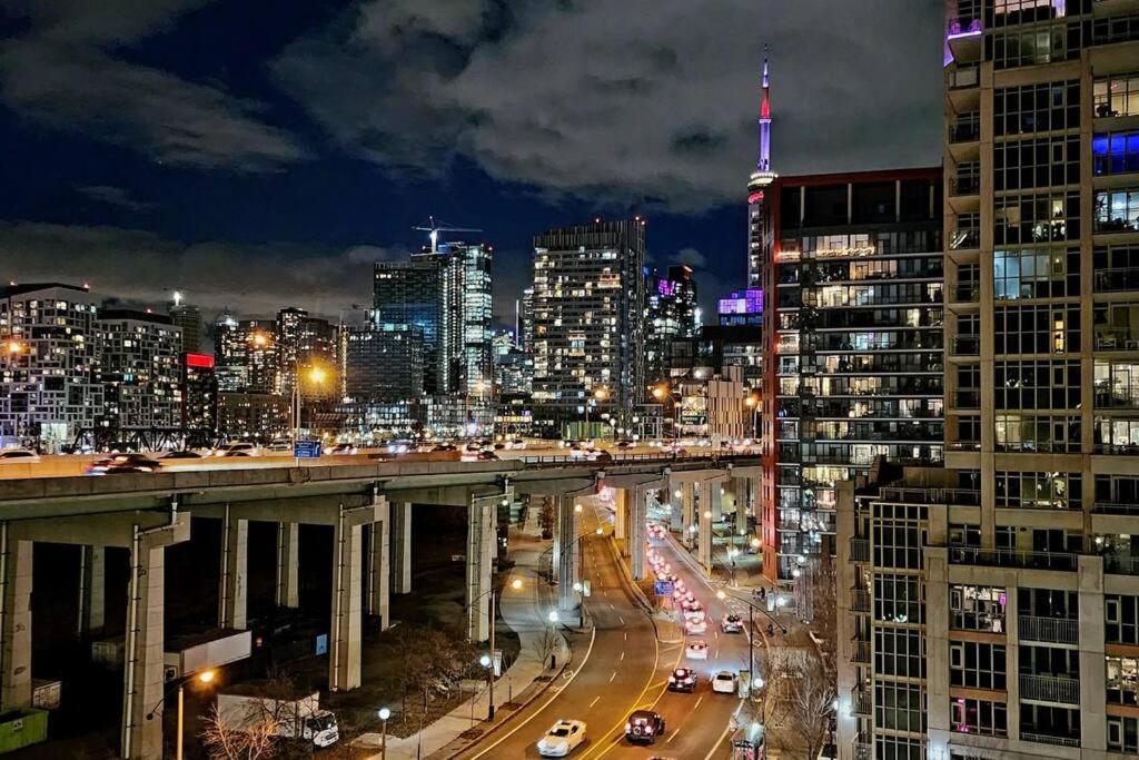 Lakeview Condo In Downtown With Free Parking. โตรอนโต ภายนอก รูปภาพ